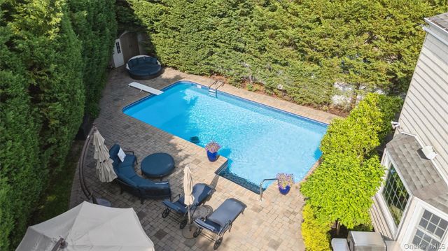 2539 Bradley Court, Merrick, NY 11566