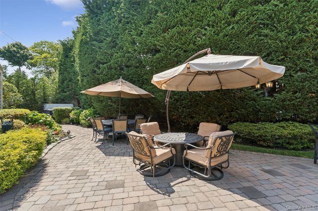 2539 Bradley Court, Merrick, NY 11566