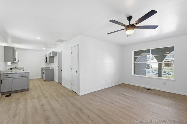 11720 E 20th Street, Tulsa, OK 74128