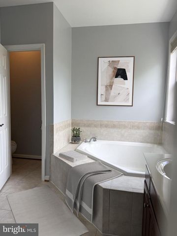 6765 HAMPTON BAY LN, Gainesville, VA 20155