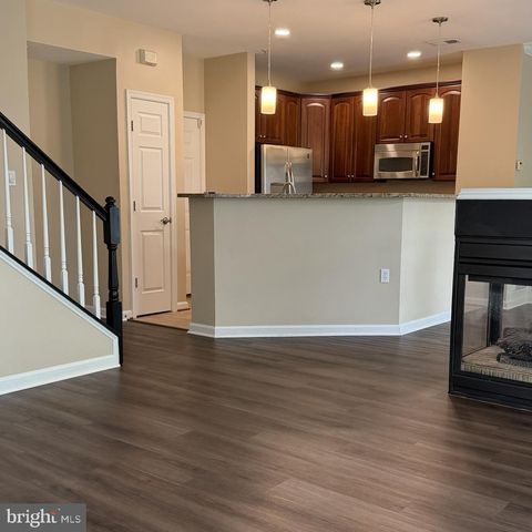 6765 HAMPTON BAY LN, Gainesville, VA 20155