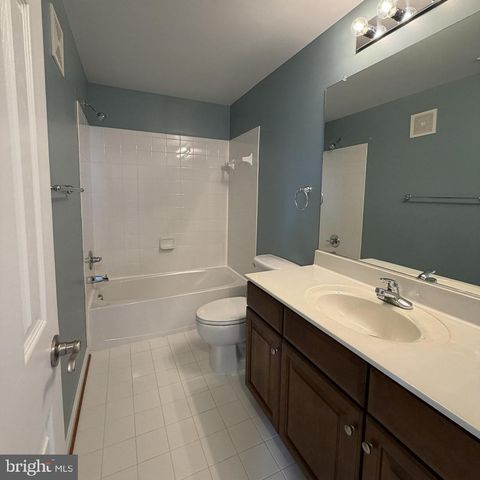 6765 HAMPTON BAY LN, Gainesville, VA 20155