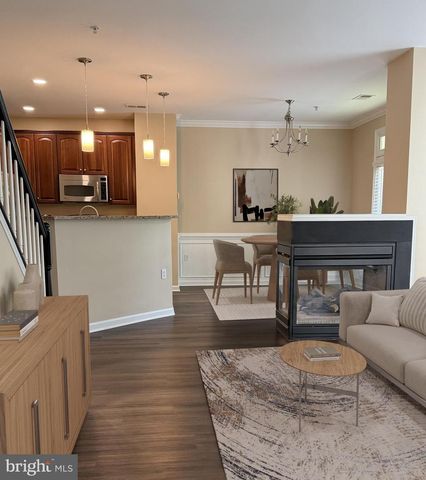 6765 HAMPTON BAY LN, Gainesville, VA 20155