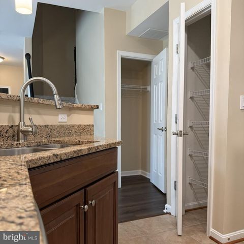 6765 HAMPTON BAY LN, Gainesville, VA 20155