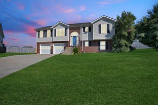 1026 Van Buren Ct, Clarksville, TN 37042