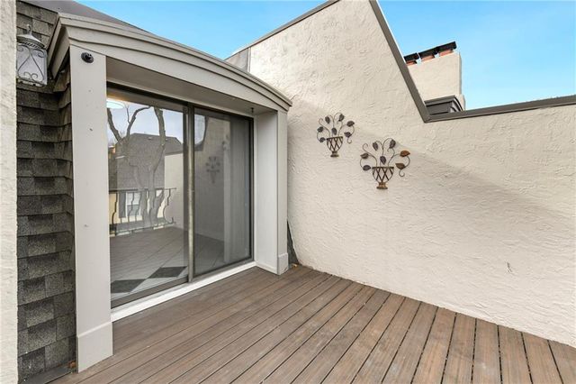 6708 W 109th Street E, Overland Park, KS 66211
