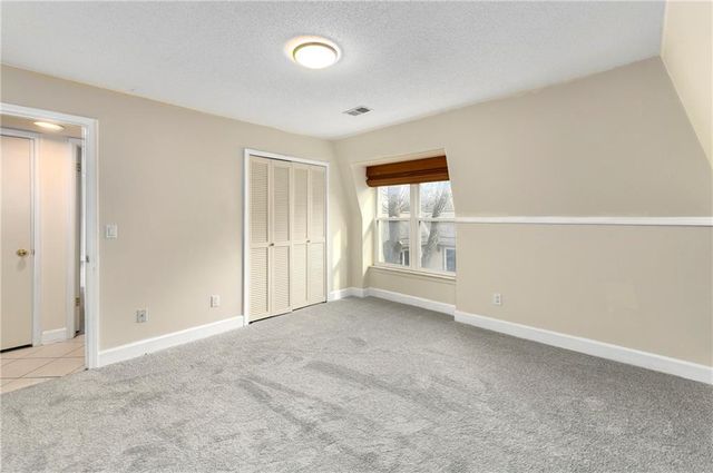 6708 W 109th Street E, Overland Park, KS 66211