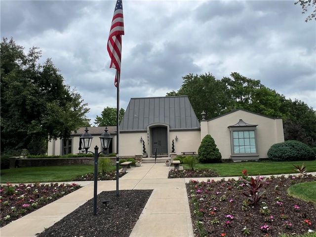 6708 W 109th Street E, Overland Park, KS 66211
