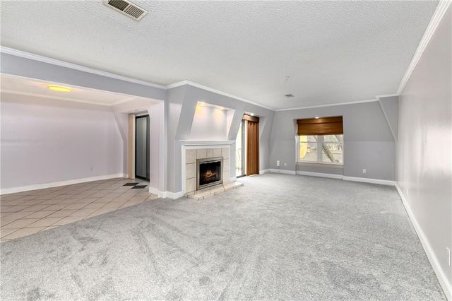 6708 W 109th Street E, Overland Park, KS 66211