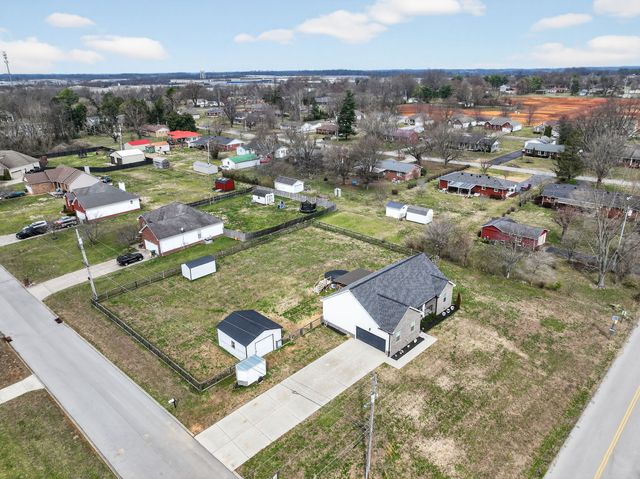 102 Glacier Ct, Portland, TN 37148