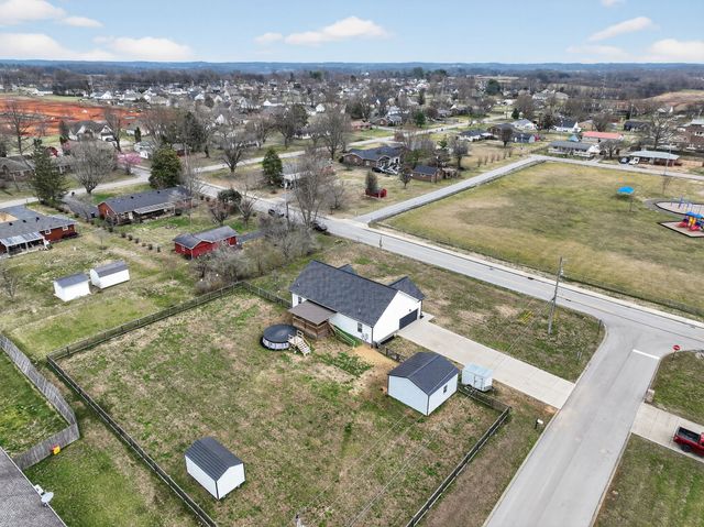 102 Glacier Ct, Portland, TN 37148