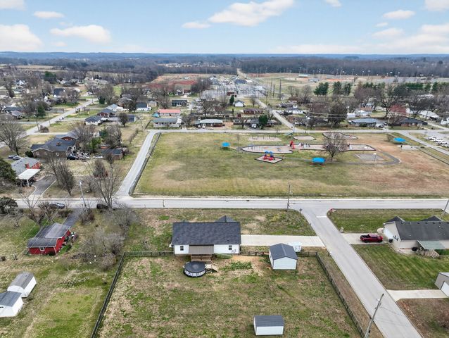 102 Glacier Ct, Portland, TN 37148