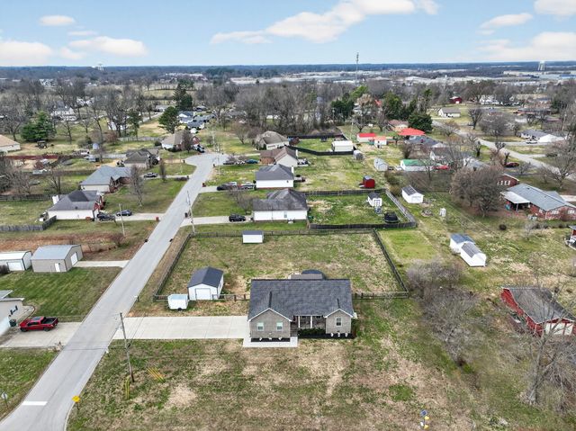 102 Glacier Ct, Portland, TN 37148