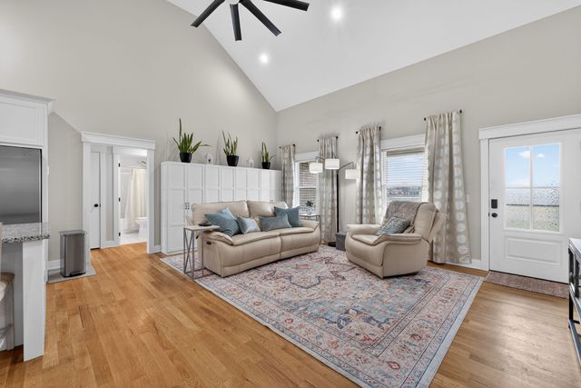 102 Glacier Ct, Portland, TN 37148