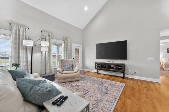 102 Glacier Ct, Portland, TN 37148