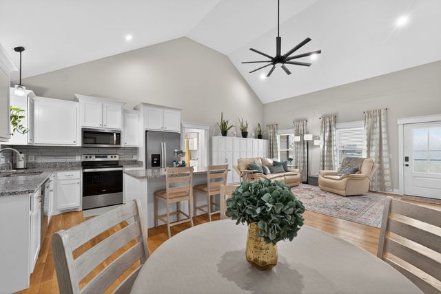 102 Glacier Ct, Portland, TN 37148