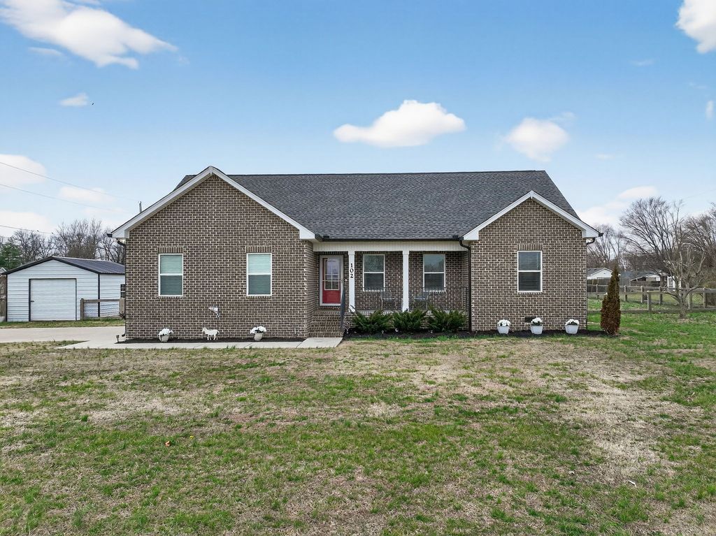 102 Glacier Ct, Portland, TN 37148