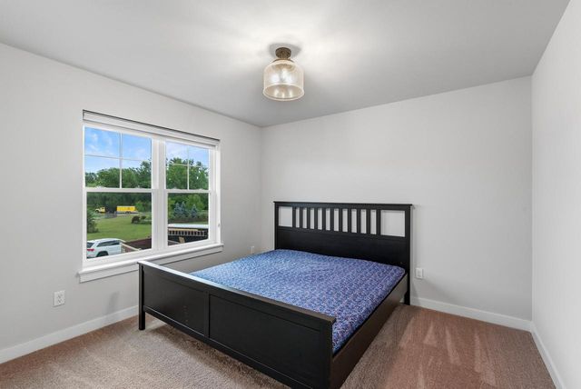 3246 Blue Star CIRCLE, Racine, WI 53406