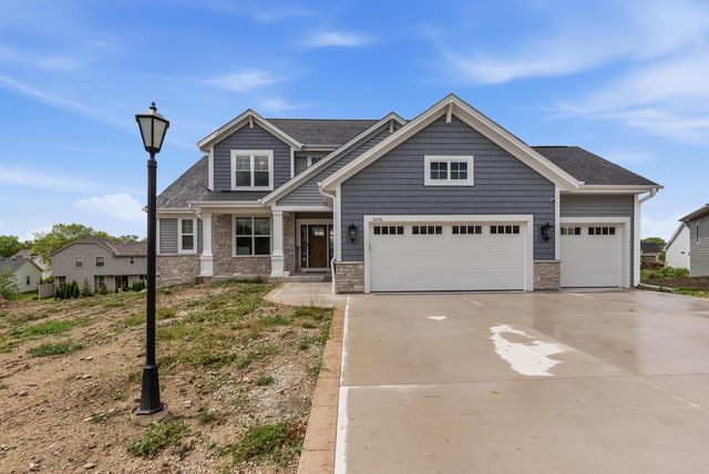3246 Blue Star CIRCLE, Racine, WI 53406