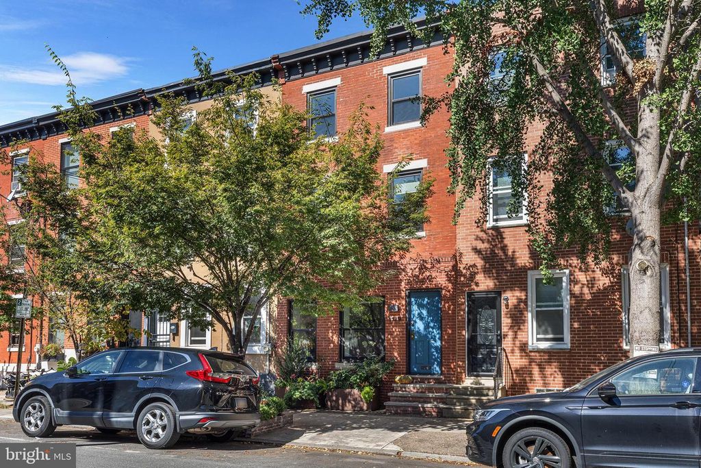 1719 CHRISTIAN ST, Philadelphia, PA 19146
