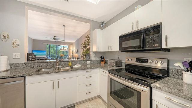 9630 CLUB SOUTH CIRCLE 6202, Sarasota, FL 34238