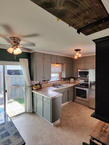 4128 27th Avenue, Rock Island, IL 61201