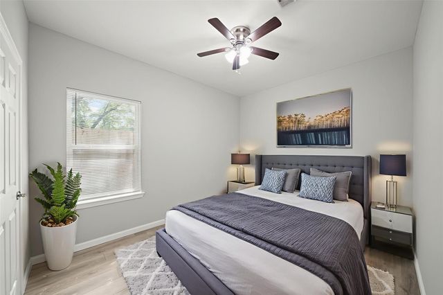 4338 Brinkley St B, Houston, TX 77051