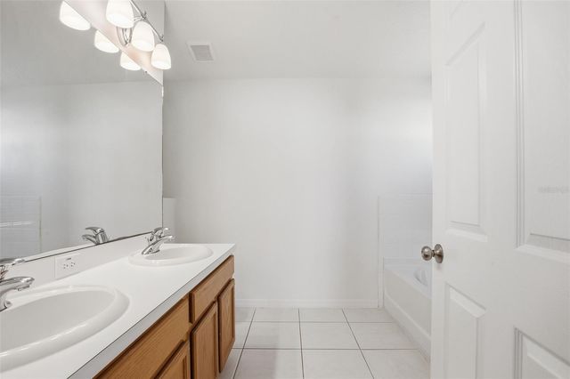 1004 CRISTELLE JEAN DRIVE, Ruskin, FL 33570