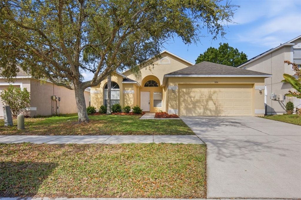 Image 1 of property listing at 1004 CRISTELLE JEAN DRIVE, Ruskin, FL 33570