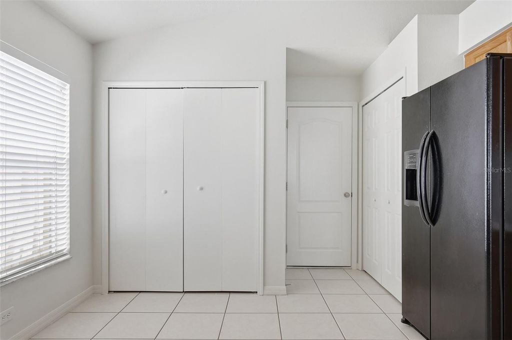 Image 17 of property listing at 1004 CRISTELLE JEAN DRIVE, Ruskin, FL 33570