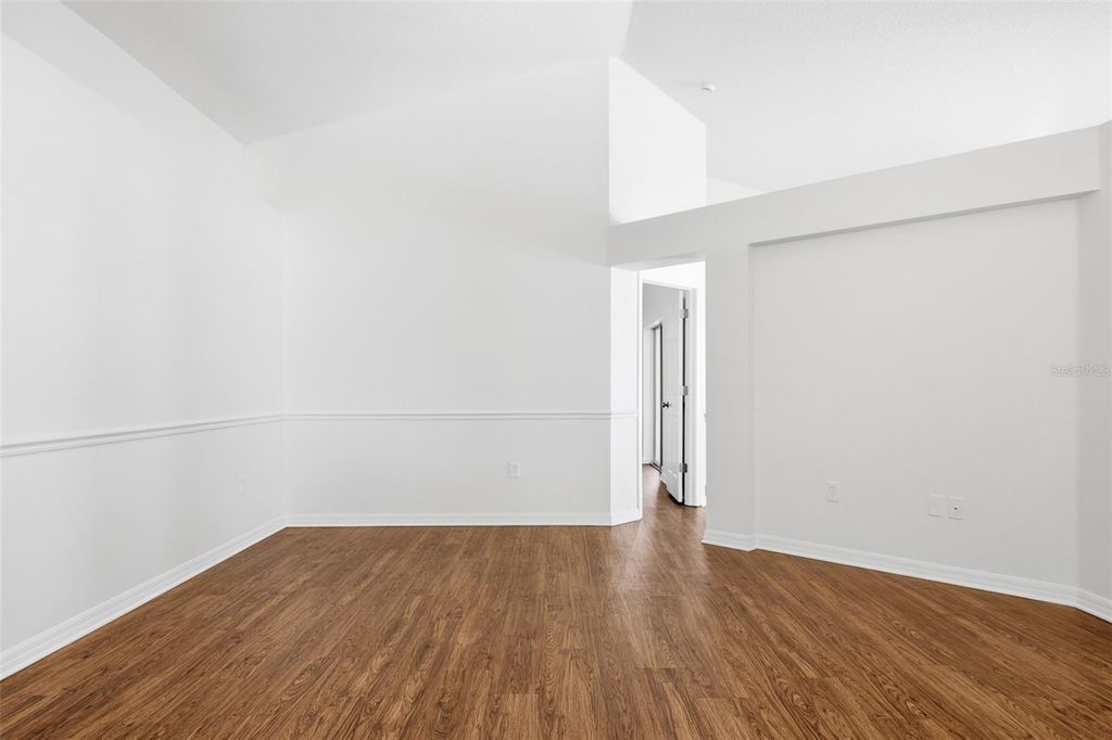 Image 20 of property listing at 1004 CRISTELLE JEAN DRIVE, Ruskin, FL 33570