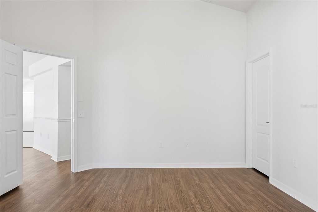 Image 21 of property listing at 1004 CRISTELLE JEAN DRIVE, Ruskin, FL 33570