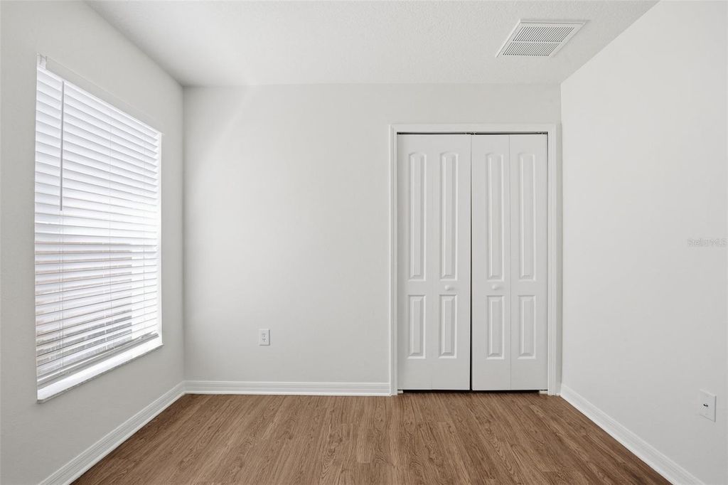 Image 26 of property listing at 1004 CRISTELLE JEAN DRIVE, Ruskin, FL 33570