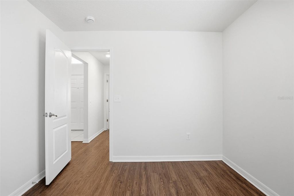 Image 27 of property listing at 1004 CRISTELLE JEAN DRIVE, Ruskin, FL 33570