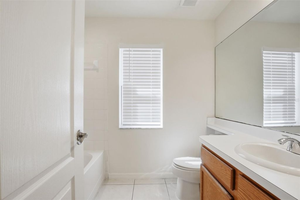 Image 30 of property listing at 1004 CRISTELLE JEAN DRIVE, Ruskin, FL 33570