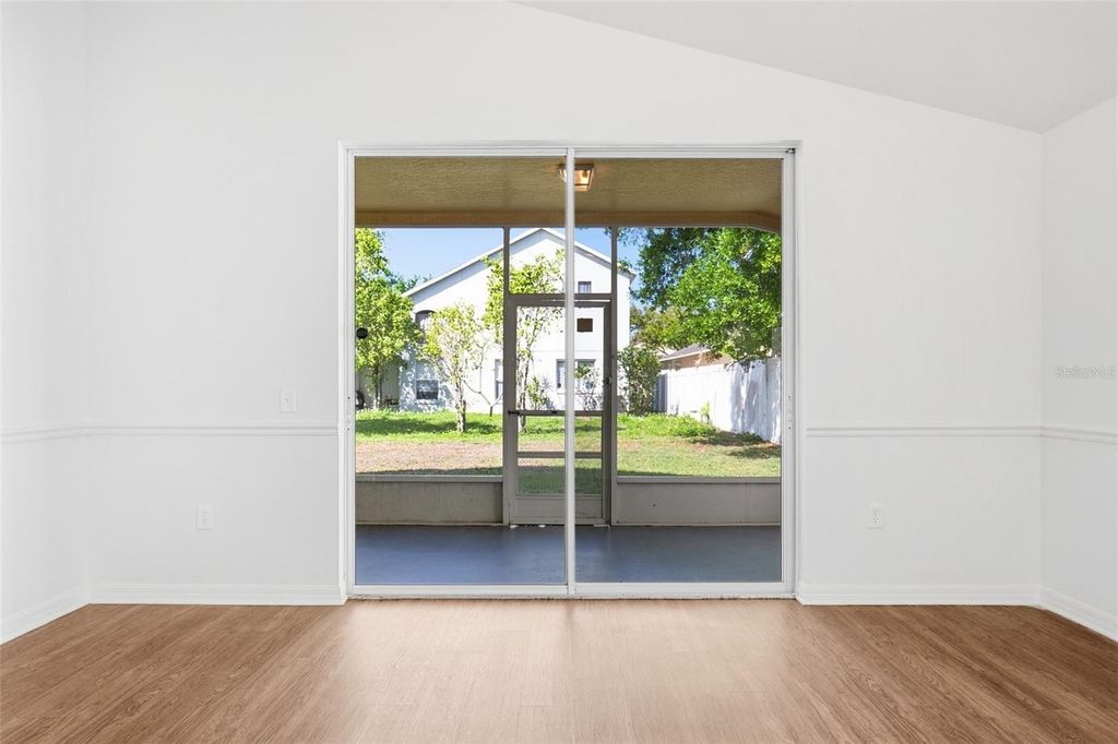 Image 31 of property listing at 1004 CRISTELLE JEAN DRIVE, Ruskin, FL 33570