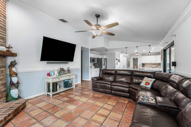 18429 Sycamore Drive W, Loxahatchee, FL 33470