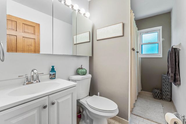 18429 Sycamore Drive W, Loxahatchee, FL 33470