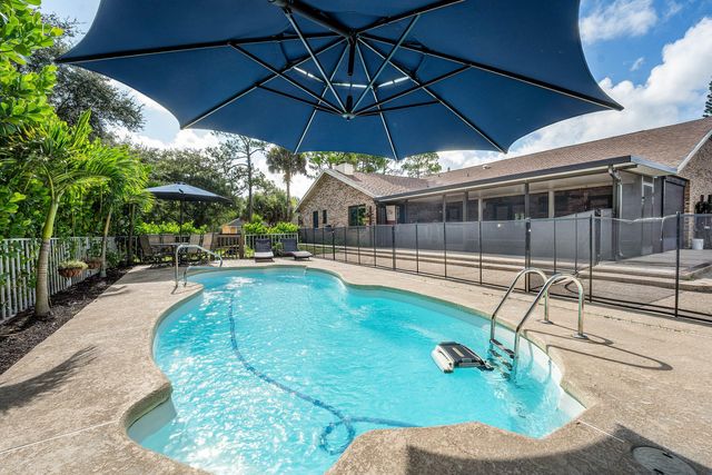 18429 Sycamore Drive W, Loxahatchee, FL 33470