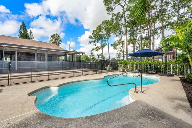 18429 Sycamore Drive W, Loxahatchee, FL 33470