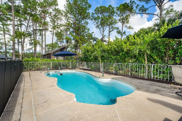 18429 Sycamore Drive W, Loxahatchee, FL 33470