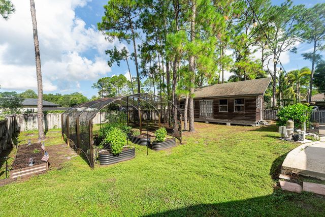 18429 Sycamore Drive W, Loxahatchee, FL 33470