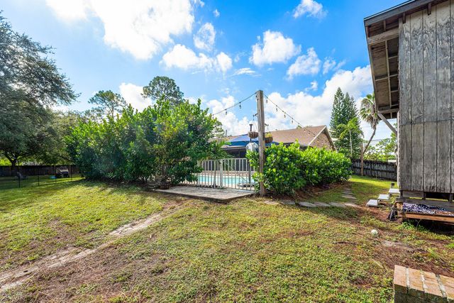 18429 Sycamore Drive W, Loxahatchee, FL 33470