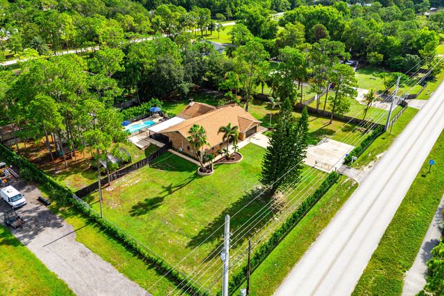 18429 Sycamore Drive W, Loxahatchee, FL 33470