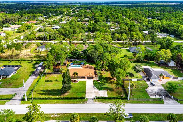 18429 Sycamore Drive W, Loxahatchee, FL 33470