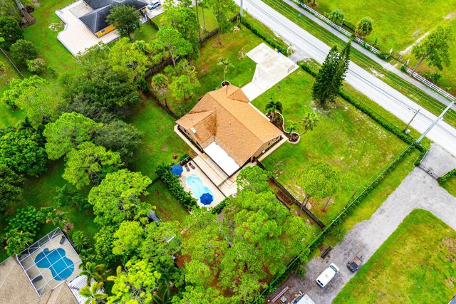 18429 Sycamore Drive W, Loxahatchee, FL 33470