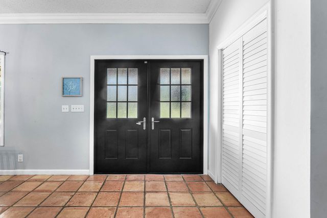 18429 Sycamore Drive W, Loxahatchee, FL 33470