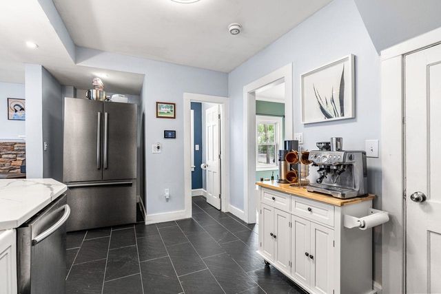 9 Bennett Street, Nashua, NH 03064