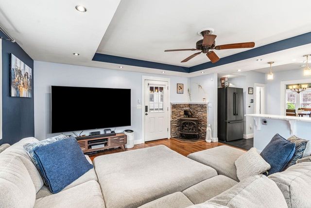 9 Bennett Street, Nashua, NH 03064
