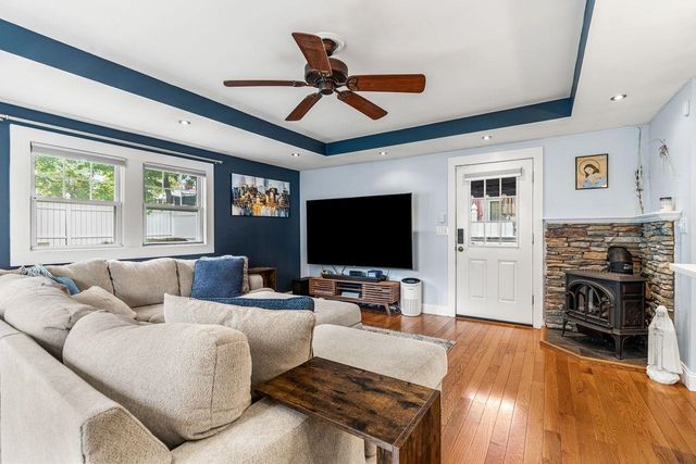 9 Bennett Street, Nashua, NH 03064